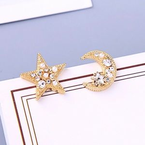 🧚🏼‍♀️Gold Tone Faux Pearl Star & Moon Earrings